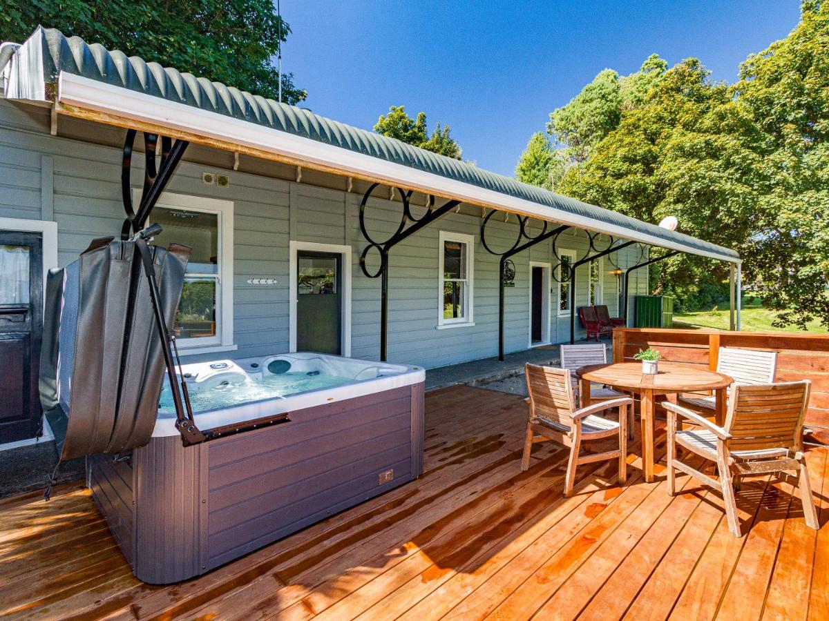 The Station - Ohakune Holiday Home Екстер'єр фото