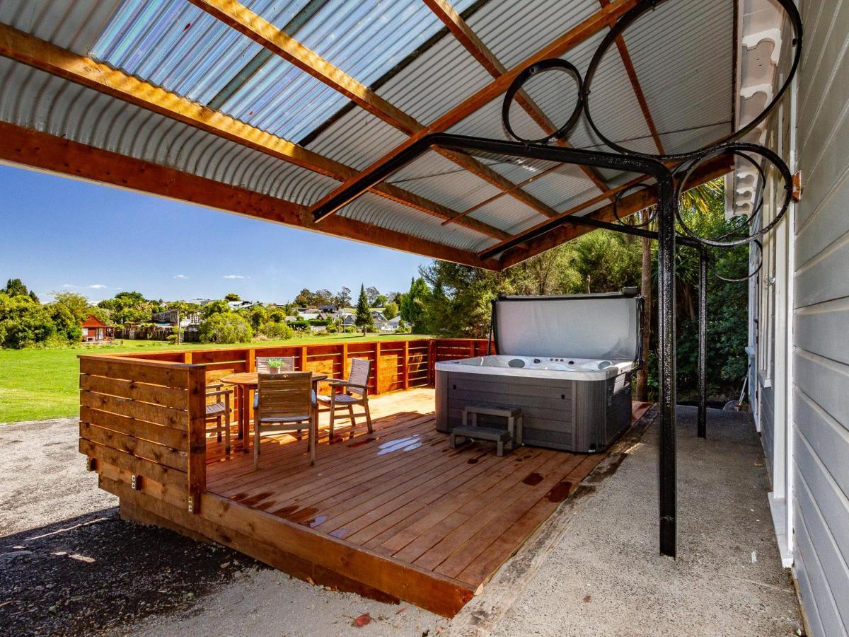 The Station - Ohakune Holiday Home Екстер'єр фото